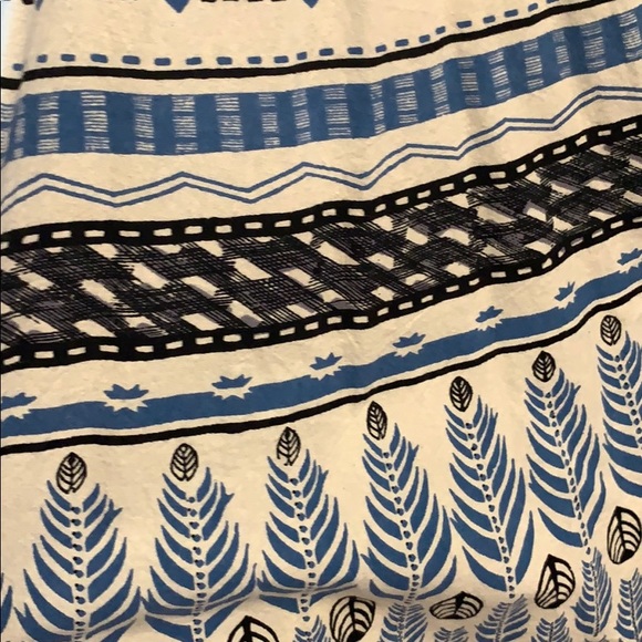 Magic dress size small. Like new condition. - Picture 4 of 5